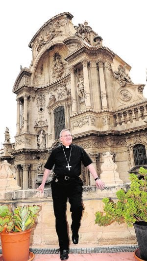 Lorca Planes, en la terraza del Palacio Episcopal. ::                             NACHO GARCÍA