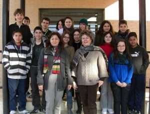 Grupos con su tutora y la directora del centro. ::                             IES MARIANO BAQUERO