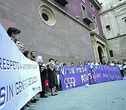 Protesta de mujeres por los recortes en igualdad