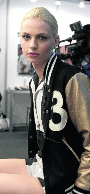 Andrej Pejic, una de las mujeres más bellas de 2011. ::
EFE