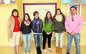 El grupo 'Holyday', con Guillermo Parrón. ::
COLEGIO NARVAL