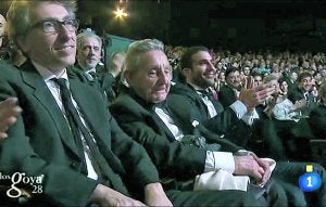 Trueba, Carrión y el actor Miguel Ángel Silvestre, durante un momento de la gala.