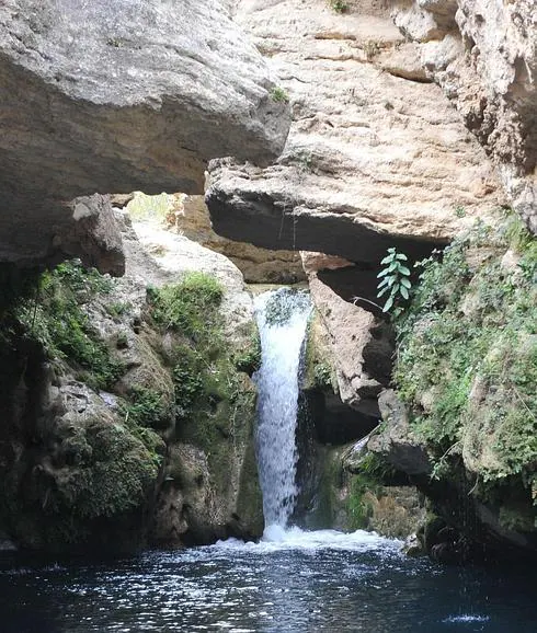 La cascada con cúpula del salto del Usero.