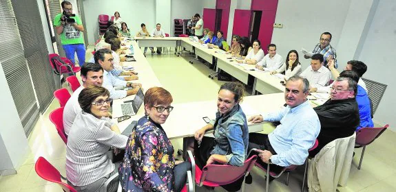 Rosa Peñalver, Begoña García Retegui, Isabel Casalduero, Rafael González Tovar y Alberto Requena, anoche en la Ejecutiva.