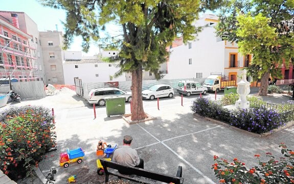 En la plaza del Ibreño, junto a la Casa de los Calderones, se reconstruirán 18 viviendas . agm

