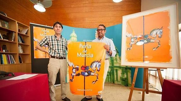 El concejal de Cultura, Rafael Gómez y el pintor Carlos Pardo presentan el cartel de la Feria de Septiembre. 