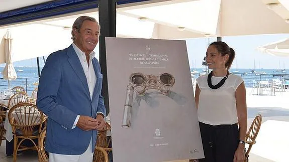 Arturo Fernández en la rueda de prensa con la directora del festival, Inmaculada García. 