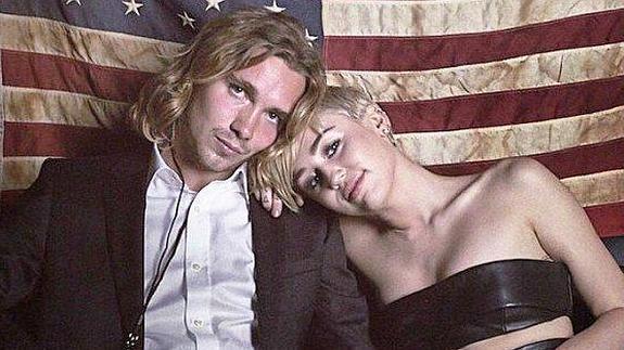 Miley Cyrus publicó en Instagram esta foto con el mensaje: “Mi chico favorito”