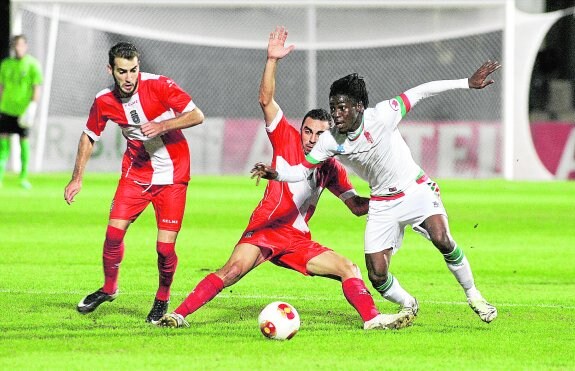 Boateng, uno de los mejores del Granada B, junto a De Lerma y Antoñito en el partido del año pasado disputado en el Cartagonova. 