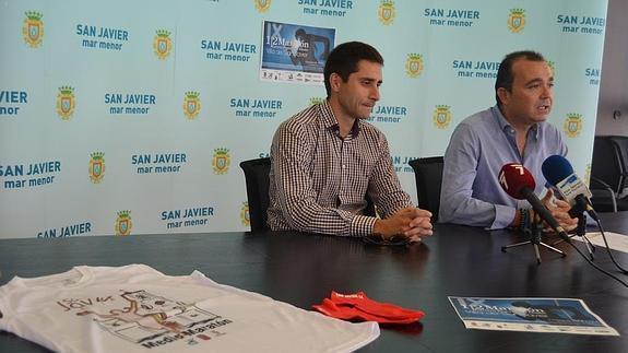 Juan Manuel Molina y Carlos Albaladejo en la presentación de la Fiesta del Atletismo. 