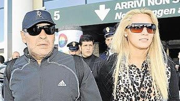 Maradona y Rocio Oliva. 