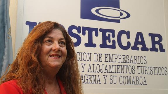 Francisca Naranjo, presidenta de Hostecar, durante la rueda de prensa en la que ha desvelado el nombre de los premiados.