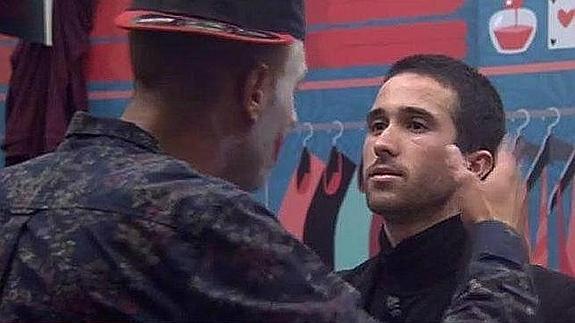 Omar y Luis durante su discusión