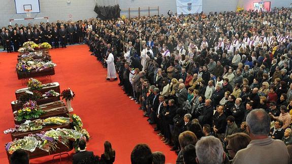 Imagen del funeral por las víctimas del accidente de autobús en Bullas, celebrado el pasado día 10 de noviembre. 