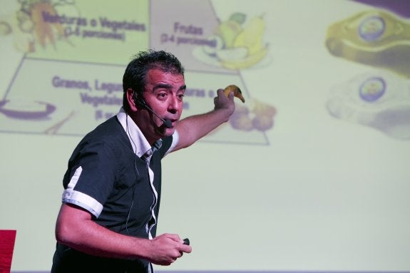 José Manuel López Nicolás durante una conferencia. 