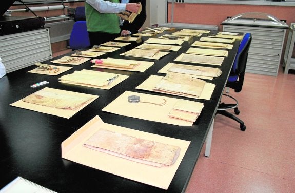 Los documentos históricos localizados por la Guardia Civil en la 'Operación Files'.
