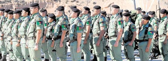 Efectivos de la III Bandera Paracaidista, ayer durante la celebración de su patrona. 