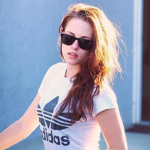 Kristen Stewart, loca de celos, insulta a la novia de Robert Pattinson