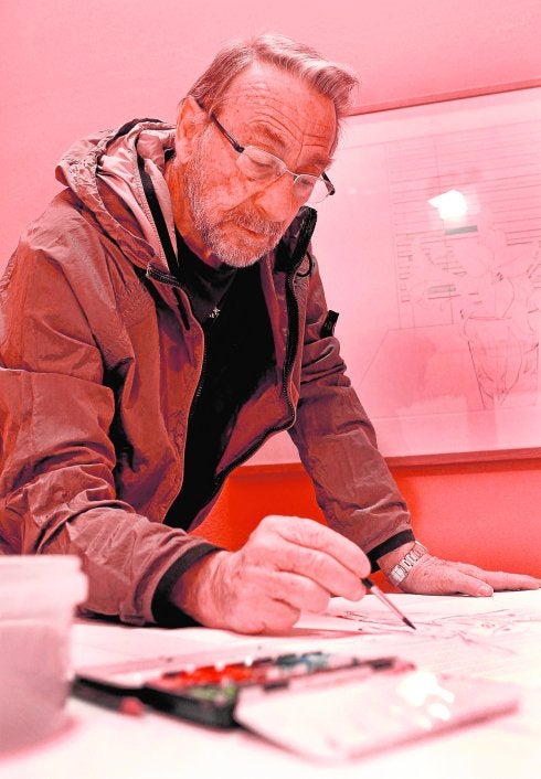 Severo Almansa, pintando en el Museo Gaya. Abajo, fragmento de su obra 'Lirios ante la ventana'. 