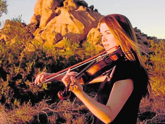 La violinista Lara St. John.
