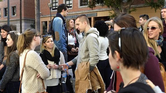 Algunos de los alumnos que asistieron al acto.