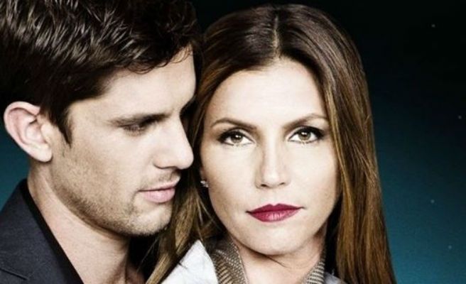 Charisma Carpenter y  Bryce Draper en 'Bound'