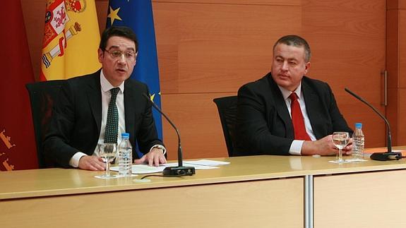 Ruiz y Bernabé, durante la rueda de prensa de Consejo de Gobierno.