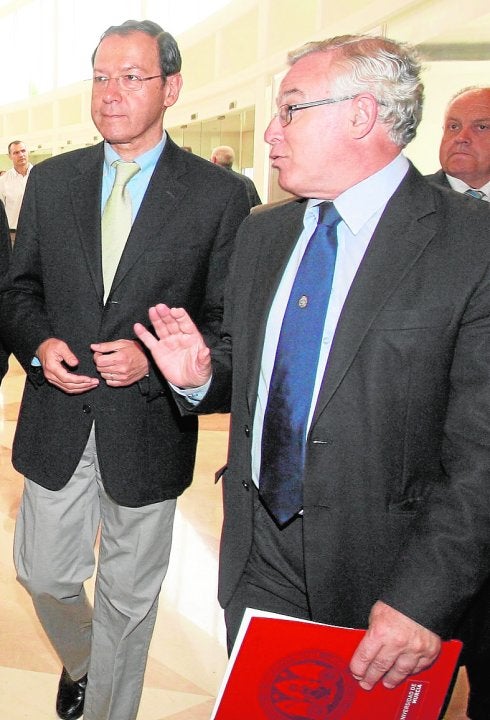 Miguel Ángel Cámara y Cobacho, exrector de la UMU. :: VICENTE VICÉNS