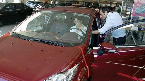 Las ventas de coches se disparan un 28,5% en la Región en el mes de enero