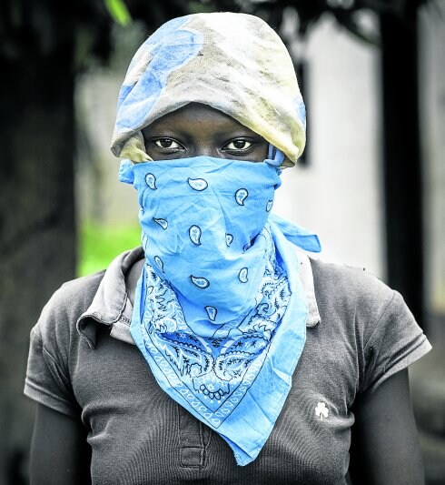 Gladys, de 17 años, es miembro de las milicias 'antibalaka' de la República Centroafricana. La Seleka mató a su madre, a su abuelo y a dos tías.