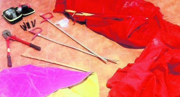 Material incautado por la Guardia Civil a los 'toreros de la luna'. 