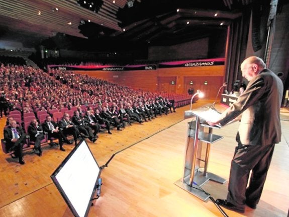 Carlos Egea, ayer, durante su intervención en la convención anual de BMN celebrada en Granada. 