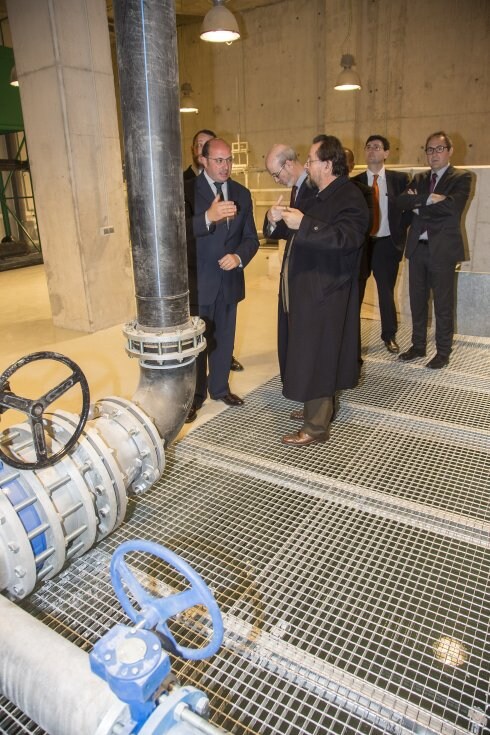 Sánchez y Franco (izquierda), en el laboratorio de Hidráulica. r.
