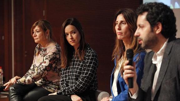 El equipo de la serie durante la presentación.