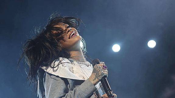 La cantante Rihanna durante su actuación en el March Madness