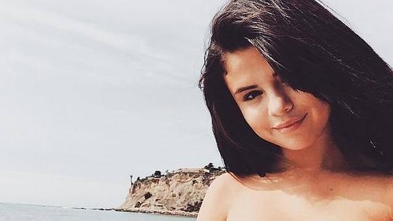 Imagen de Selena Gomez durante sus vacaciones. 