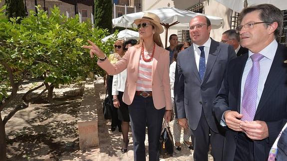 Un momento de la visita de la Infanta Elena a Lorca, este jueves.