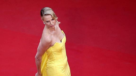 Charlize Theron en la alfombra roja del Festival de Cannes
