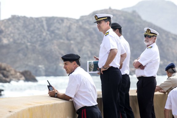 El Rey supervisa un ejercicio militar en La Algameca en mayo de 2014, en su última visita. 