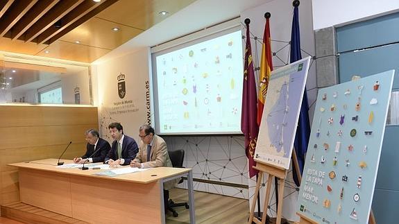 Patricio Valverde, Juan Carlos Ruiz y Andrés Martínez presentaron esta mañana la iniciativa. 