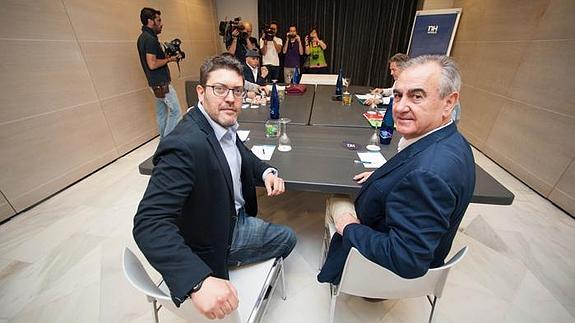 Miguel Sánchez y González Tovar, durante la reunión que han mantenido este lunes.