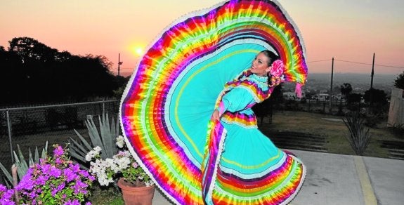Una componente del Ballet Folclórico Vallarta Azteca de Puerto Vallarta, México. 
