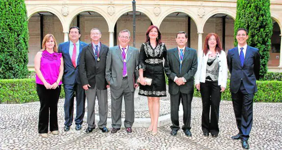 De izquierda a derecha, Ana María García, Antonio Zaragoza, Juan José Rodríguez, José Bastida, Amelia Corominas, David Armero, Adolfina Hervás y Enrique Mirabet.
