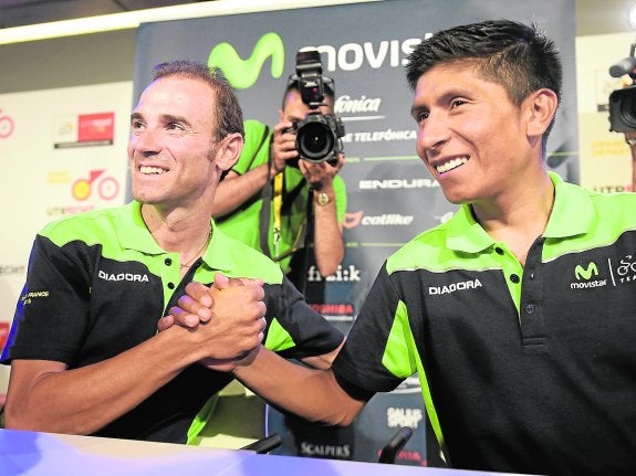Valverde y Quintana, tras la rueda de prensa que ofrecieron ayer. :: l. BONAVENTURE / afp

