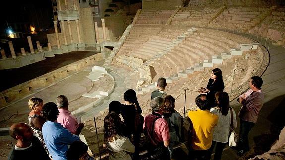 El Teatro Romano, bajo la luna llena
