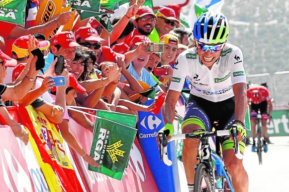 Chaves, ayer, momentos antes de ganar su segunda etapa en la presente Vuelta a España. :: J. Jordán / efe
