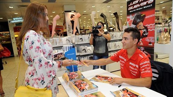 Juanfran Guevara, en El Corte Inglés de Murcia, este viernes.