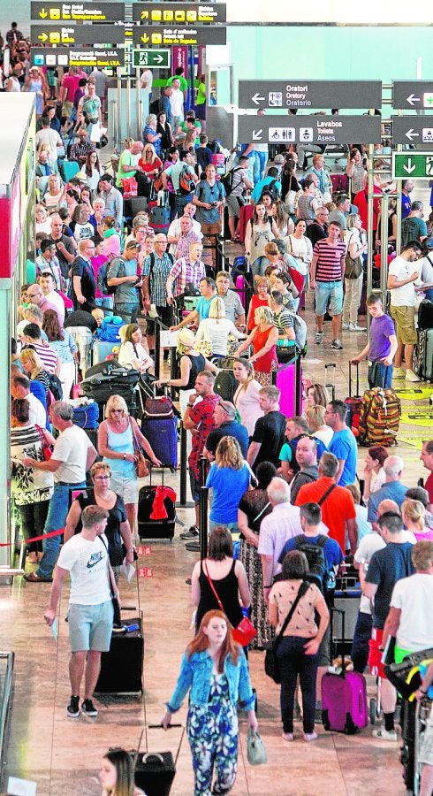 Terminal del aeropuerto de Elche-Alicante, este verano. 