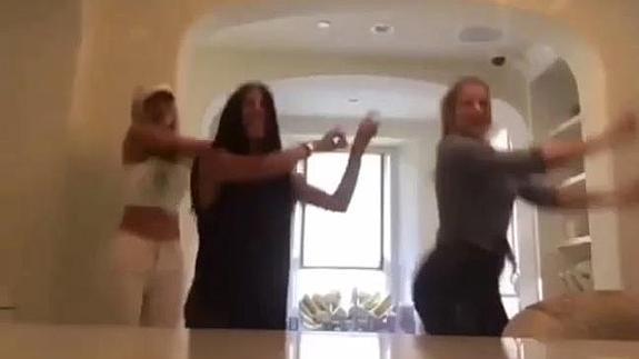 Kylie Jenner y Khloe Kardashian, duelo de 'twerking'