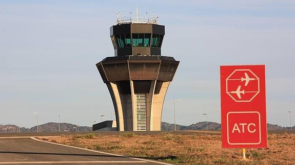 Torre de control del aeropuerto de Corvera.